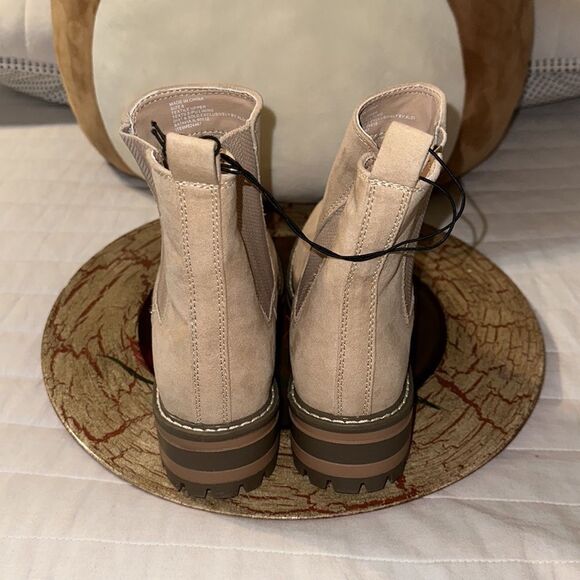 SERRA 8 PUTIAN Ivory Cream Tan Soles Combat Ankle Slip on Boots - Picture 5 of 13